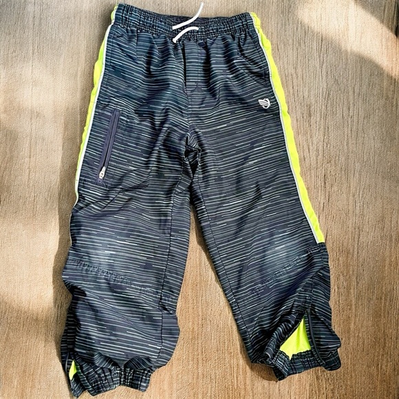 Boys Osh Kosh black jogger lined sweatpants - Picture 1 of 2